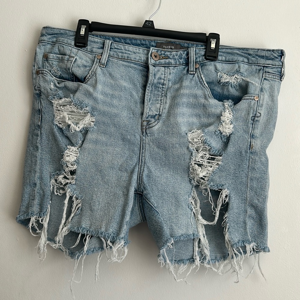 5” TORRID JEAN SHORTS